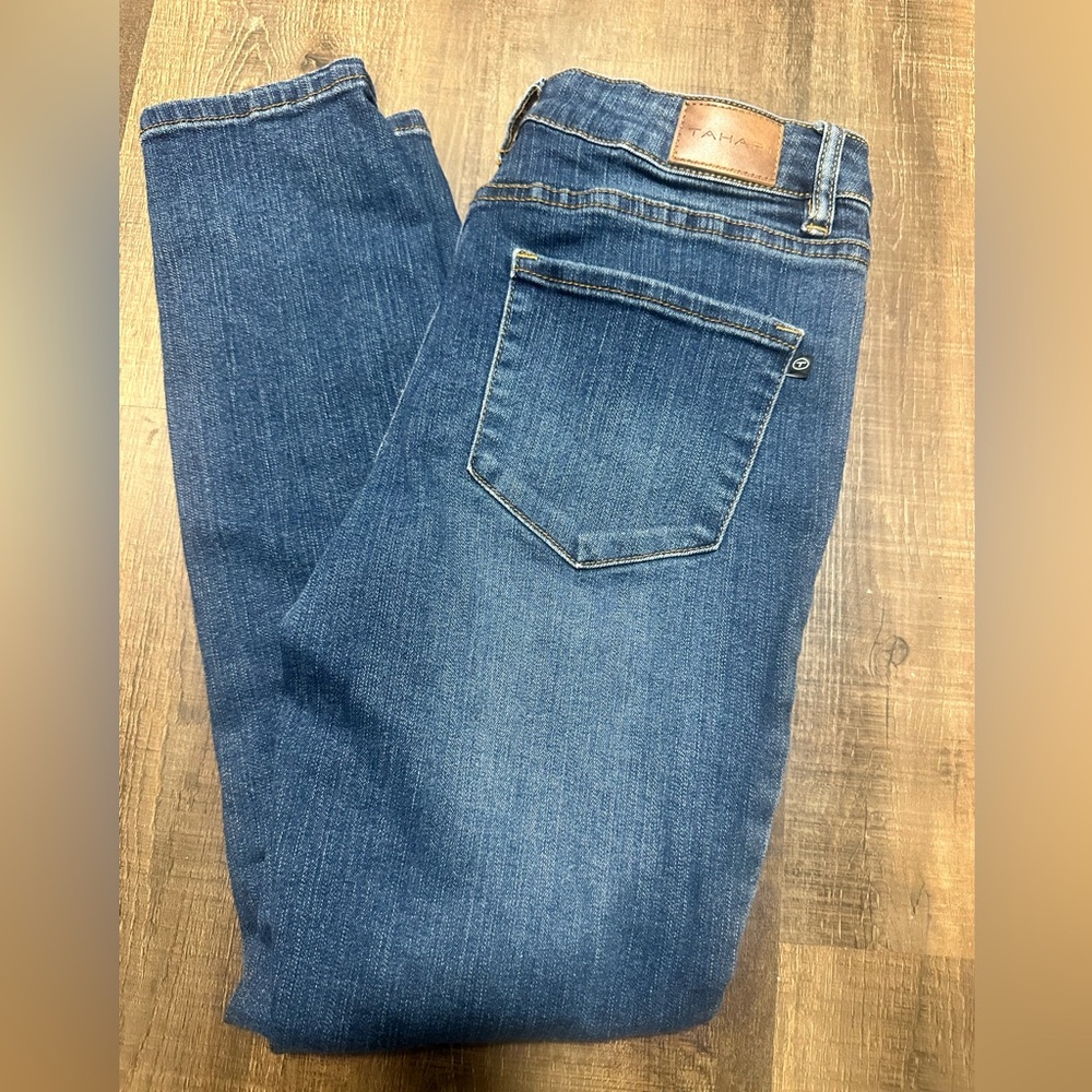 Tahari Jeans Straight Leg Size 4/27